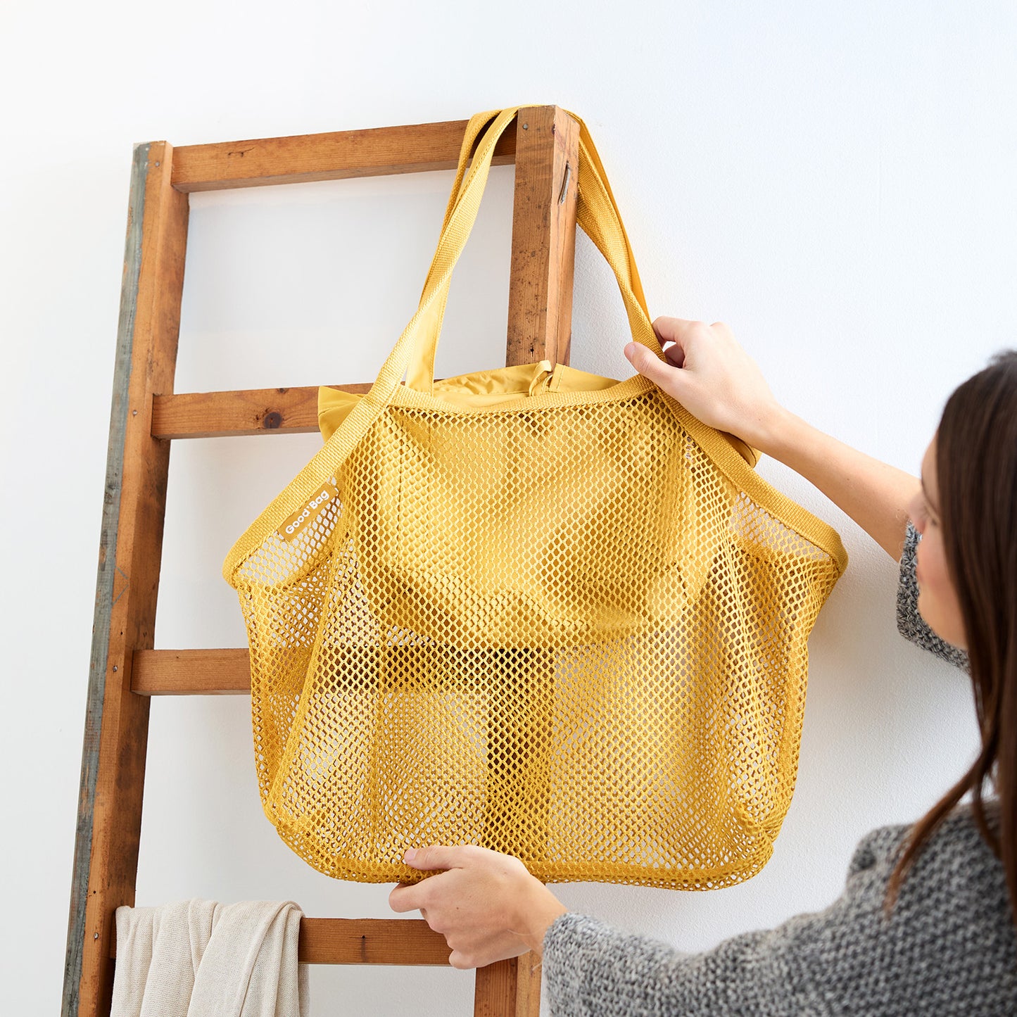Good'buy - ochre